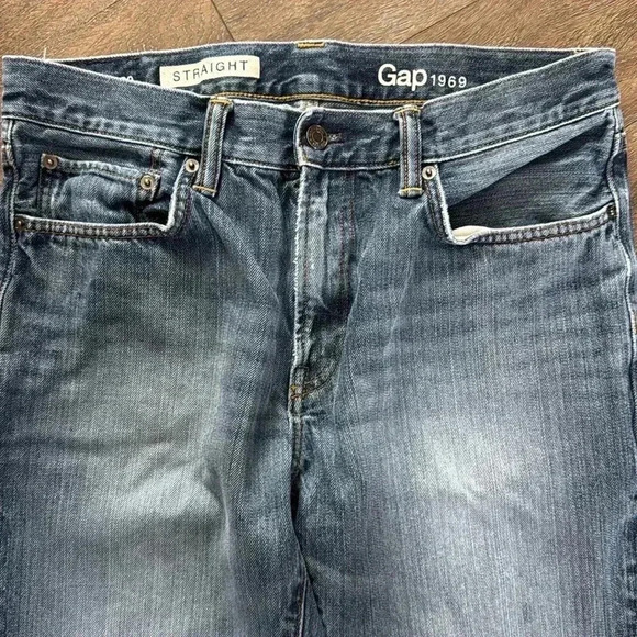 Gap Straight Jeans.  Men’s size. 33x30. - Picture 2 of 9